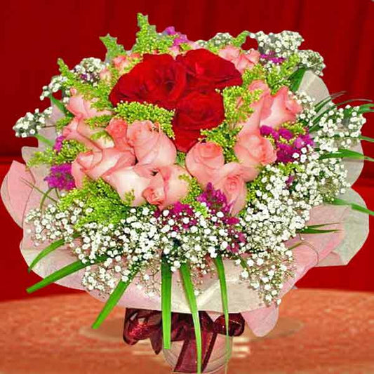 24 Roses Handbouquet ( 21 Peach 3 Red )